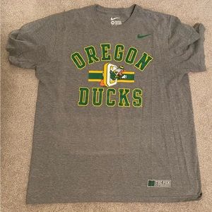 Nike men’s extra-large, Oregon ducks, cotton T-shirt, gray